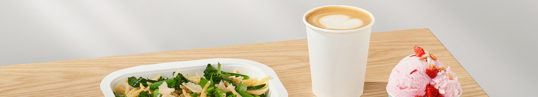 Fiber-based polymer coated trays food service