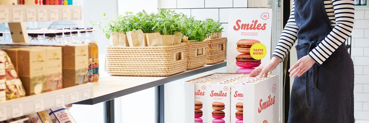 Food packaging in a supermarket